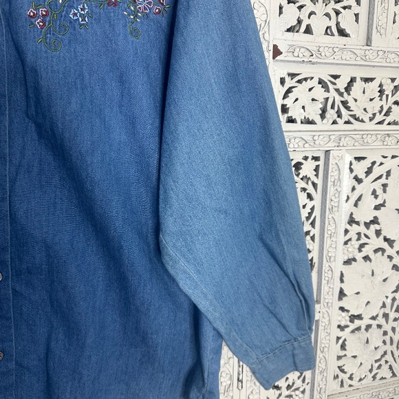 Vintage Capacity Floral Embroidered Blue Grannycore Cottage Button Up Shirt Sz L - Picture 4 of 7